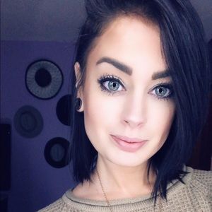 Meet your Posher, Amber